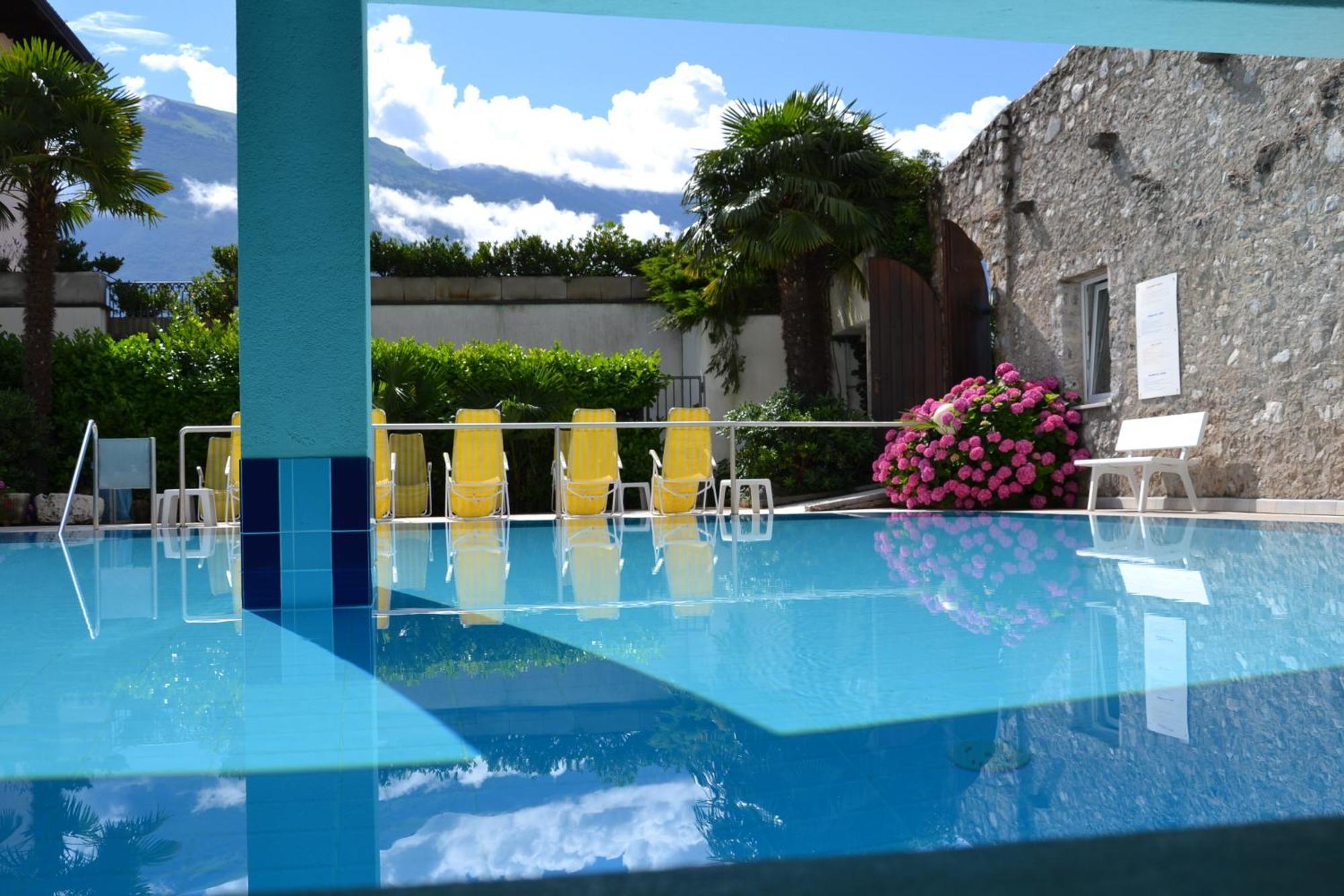 Residence San Luigi Limone sul Garda Esterno foto